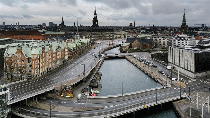 Danimarka'da kapalı sektörler 'korona karnesi' şartıyla yeniden açılıyor