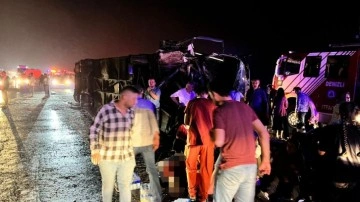 Denizli'de feci kaza! Otobüs, minibüs ve hafif ticari araca çarptı: 3 ölü, 50 yaralı