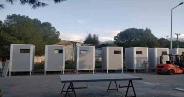 Deprem bölgesi için prefabrik tuvalet ve duş kabini üretiyorlar