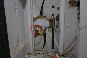 Deprem b&ouml;lgesinde terk edilen evlere hırsızlar dadandı