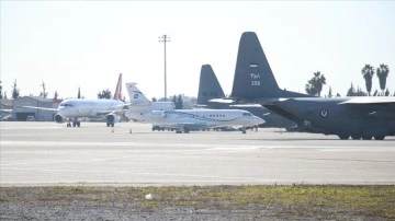 Deprem b&ouml;lgesinde u&ccedil;uş trafiği 10 bini aştı