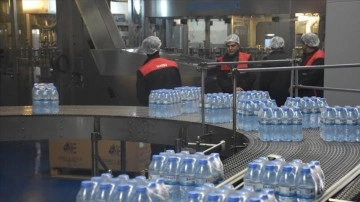 Deprem b&ouml;lgesindeki en b&uuml;y&uuml;k su firması, afetin etkilerinin g&ouml;lgesinde yeniden &uuml;retime odaklandı