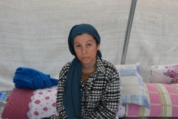 Depremde bir evladını kaybeden annenin s&ouml;zleri y&uuml;rekleri dağladı