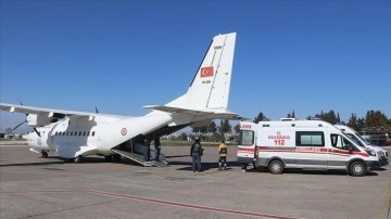 Depremde yaralanan 44 kişi Adana'dan uçakla Ankara'ya sevk edildi