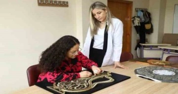 Depremin etkilerini katıldığı kurs ile atlatıyor