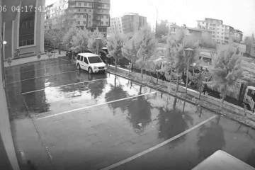 Depremin yeni g&ouml;r&uuml;nt&uuml;leri ortaya &ccedil;ıktı: Gece g&uuml;nd&uuml;ze d&ouml;nm&uuml;ş, bina b&ouml;yle &ccedil;&ouml;km&uuml;ş