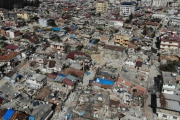 Depremle yerle bir olan Emek Mahallesi’nin sakinleri, kentsel dönüşüm gerçeğini anlattı