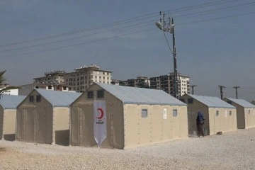 Depremzedeler için gönderilen İsveç yapımı çadırlar evleri aratmıyor