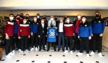 Develi Belediyesi Voleybol Kulübü'nden Üstündağ'a ziyaret