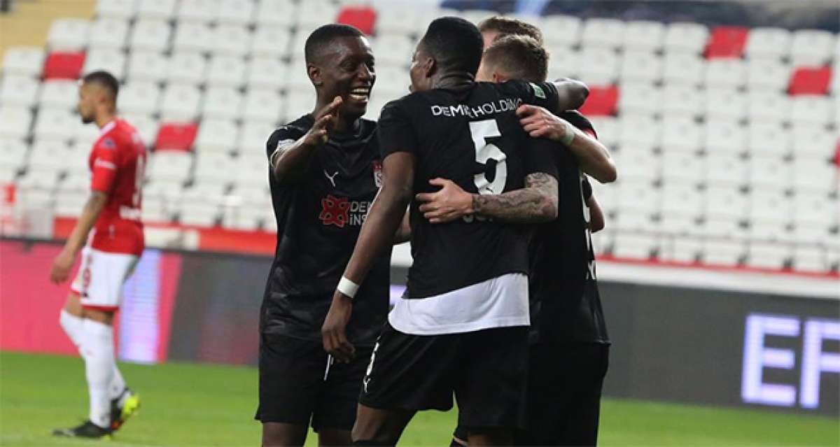 DG Sivasspor'un serisi 10 maça yükseldi