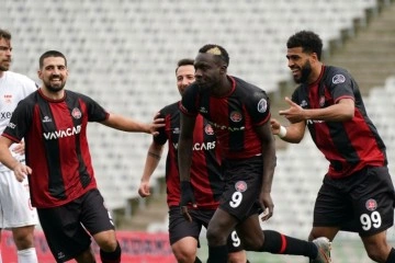 Diagne hat-trick yaptı! 7 goll&uuml; ma&ccedil;ta kazanan: Karag&uuml;mr&uuml;k