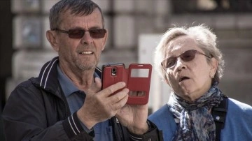 Dijital dünya yaşlıları zorluyor
