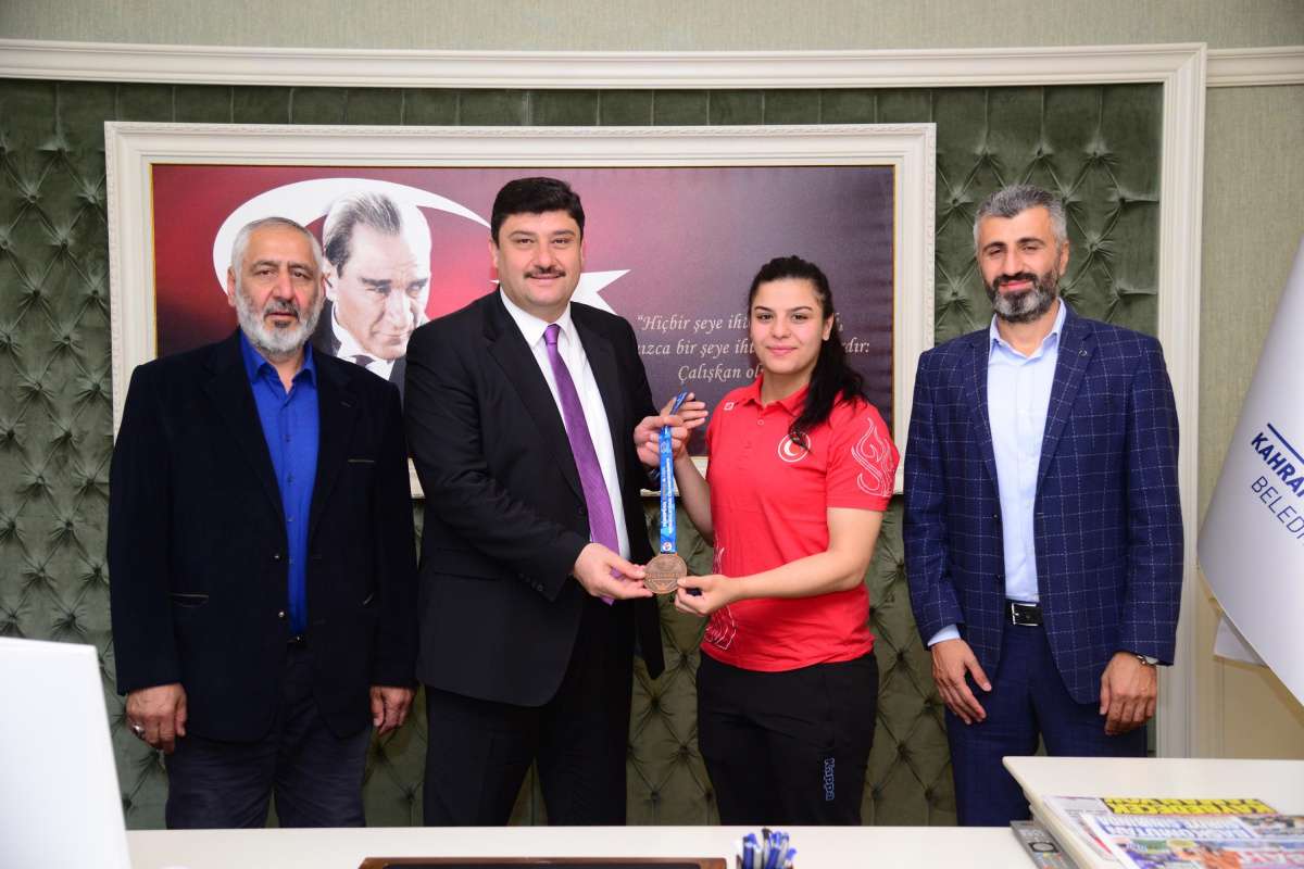 'Dişi Herkül' Türkiye Şampiyonu oldu