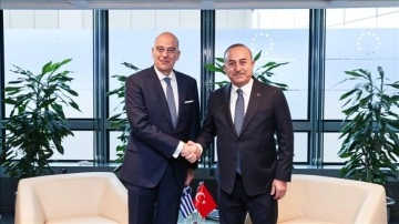 Dışişleri Bakanı Çavuşoğlu, Brüksel'de Yunan mevkidaşı Dendias ile görüştü