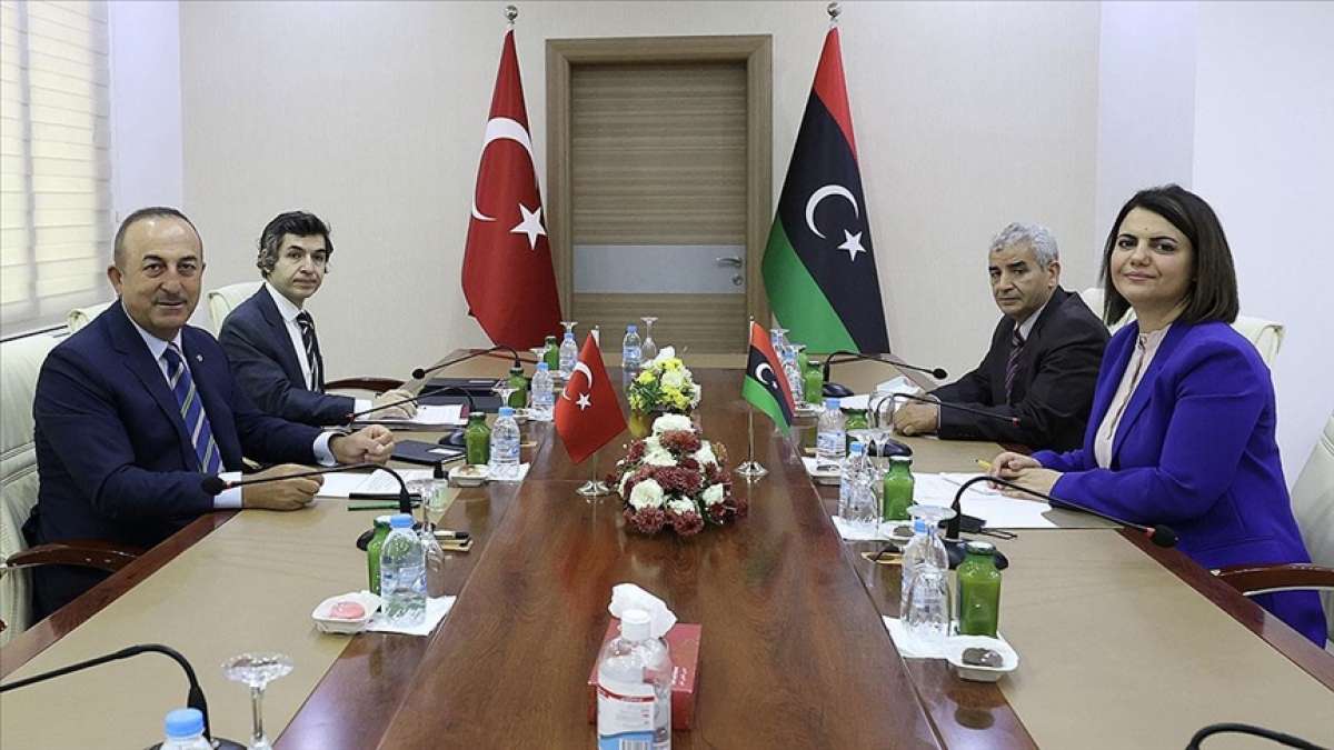 Dışişleri Bakanı Çavuşoğlu, Libyalı mevkidaşı el-Menguş ile görüştü