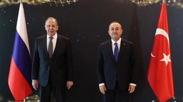 Dışişleri Bakanı Çavuşoğlu, Rus mevkidaşı Lavrov ile Ukrayna'daki son gelişmeleri görüştü
