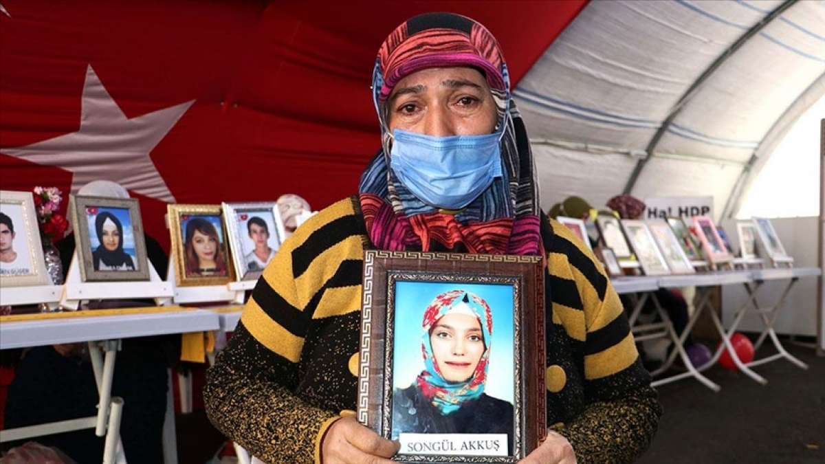 Diyarbakır annelerinden Akkuş: Ömrüm yettiğince kızımı arayacağım
