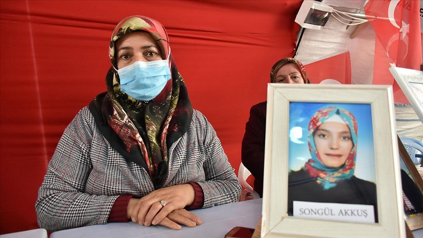 Diyarbakır annelerinden Akkuş: Türk bayrağının altında doğmuşuz, bu bayrağın altında öleceğiz