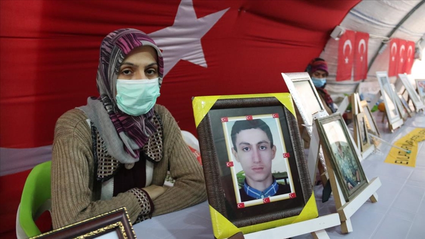 Diyarbakır annelerinden Biçer: Allah'ın izniyle bu mücadeleyle oğlumuz teslim olacak