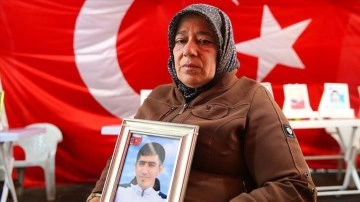 Diyarbakır annelerinden Zeliha Yaşa: Evlatlarımız gelmeden buradan gitmeyeceğiz