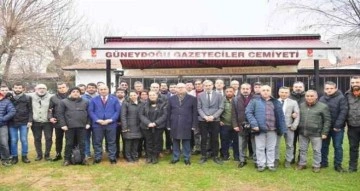 Diyarbakır Valisi gazetecilerle bir araya geldi