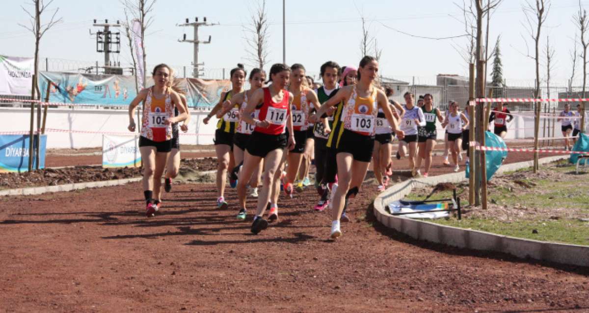 Diyarbakır'da 20 yıl sonra kros şampiyonası düzenlendi