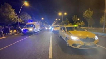Diyarbakır&rsquo;da 3 aracın karıştığı kazada 5 kişi yaralandı