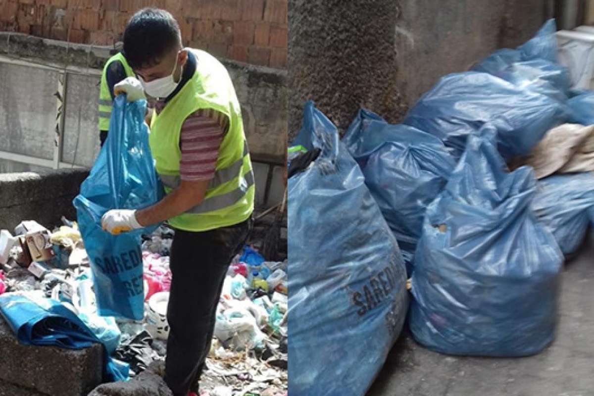 Diyarbakır'da harabe evde 1 ton çöp çıkarıldı