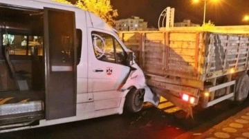 Diyarbakır'da iki ayrı kazada 3'ü çocuk 11 kişi yaralandı