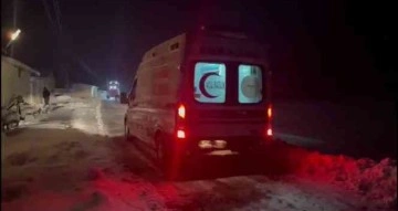 Diyarbakır’da kapalı yolları açan belediye, iki hasta için seferber oldu