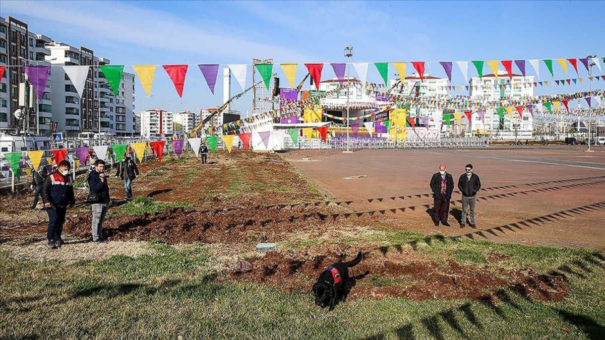 Diyarbakır'da nevruz etkinliğinin yapılacağı alanda polis ekipleri denetim yaptı