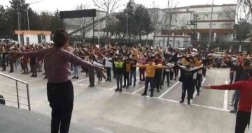 Diyarbakır’da öğrenciler derslere spor yaparak başlıyor