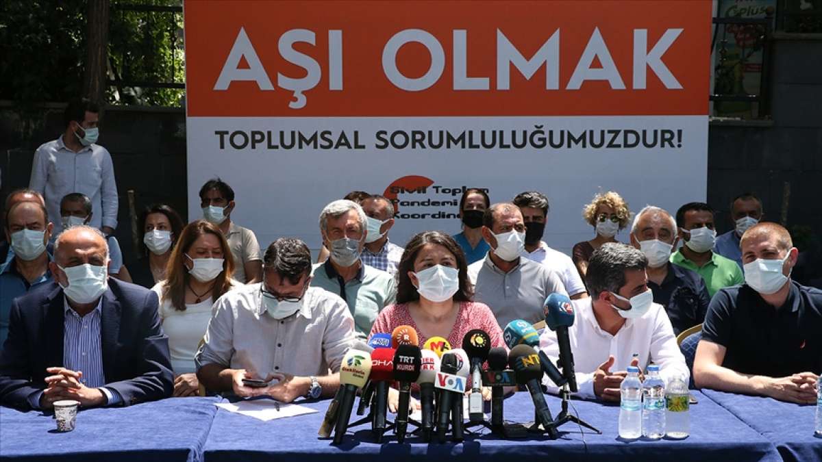 Diyarbakır'da Sivil Toplum Pandemi Koordinasyonundan 2 dilde aşı çağrısı