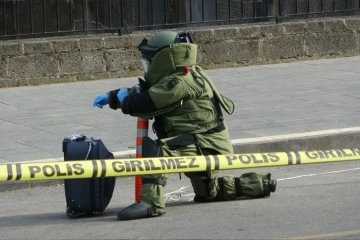 Diyarbakır&rsquo;da ş&uuml;pheli valiz polisi harekete ge&ccedil;irdi