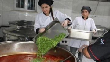 Diyarbakır'da taşımalı eğitim gören 66 bin öğrencinin yemeği meslek liselilerden