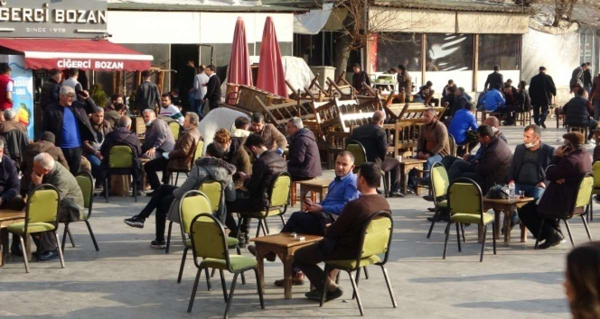 Diyarbakır'da tedbirler hiçe sayıldı, 'korona meydanı' kuruldu
