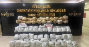 Diyarbakır’da uyuşturucu tacirlerine darbe: 157 kilo skunk ele geçirildi