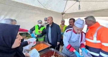 Doğanşehir&rsquo;de depremde vefat edenler i&ccedil;in mevlit okutuldu