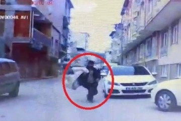 Dolandırıcıdan Oscar'lık hareket...O anlar kamerada