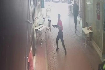 Dönerci dükkanına pompalı tüfekle saldırı