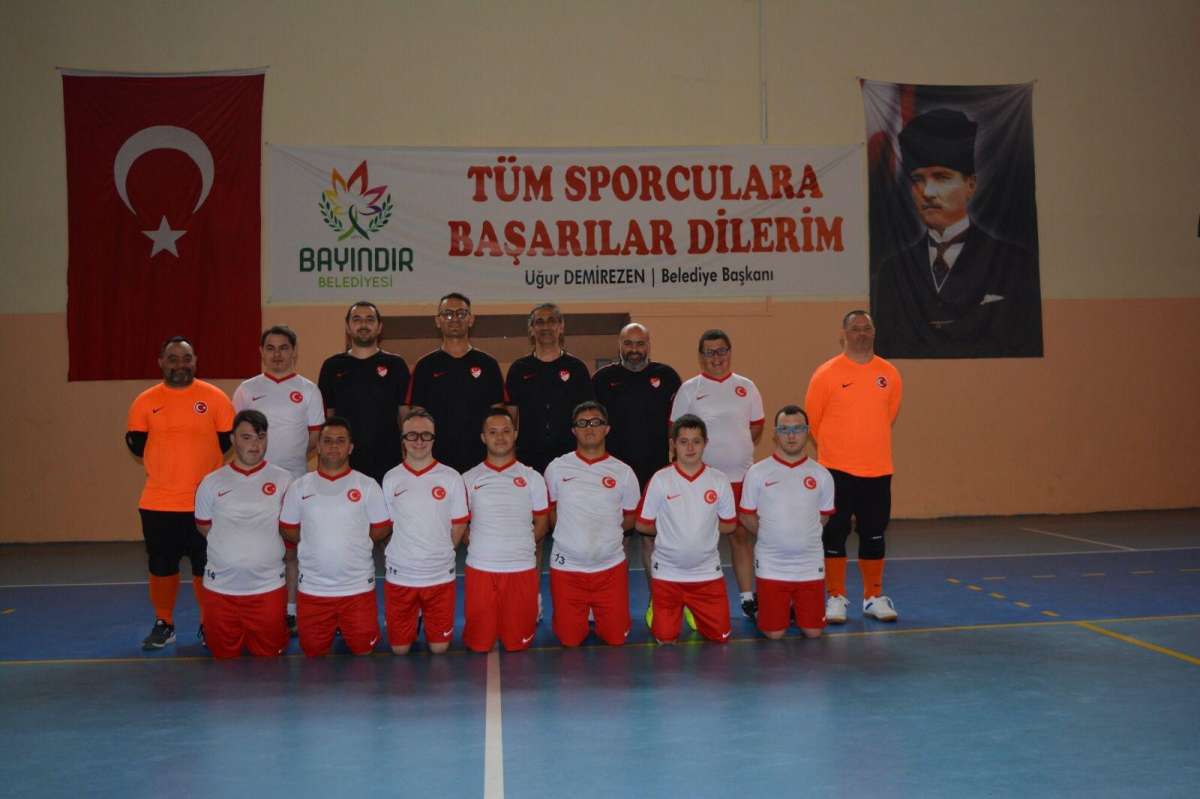 Down Sendromlular Futsal Milli Takımı kampa girdi