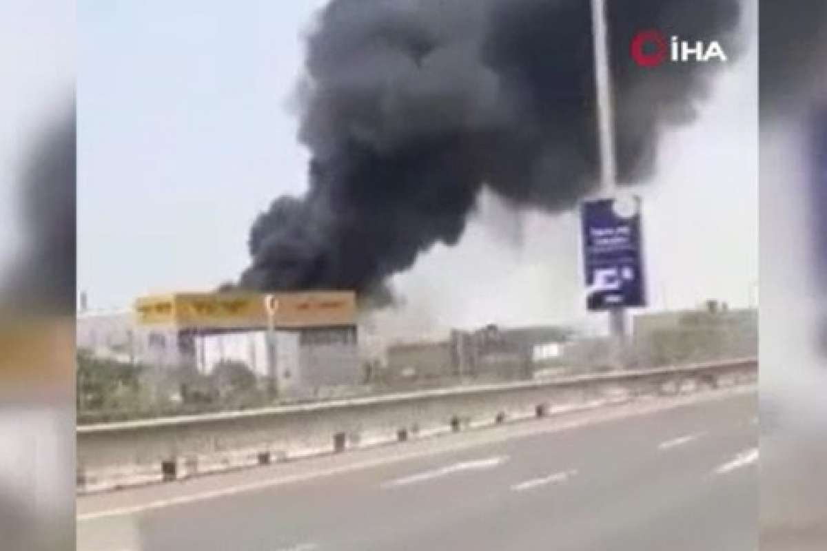 Dubai'de plastik fabrikasında büyük yangın