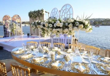 D&uuml;ğ&uuml;n İ&ccedil;in Tarihi Mekanların Sunduğu Hizmetler