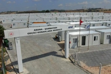 Düğün salonunda kalan depremzede aile konteyner kente yerleşti