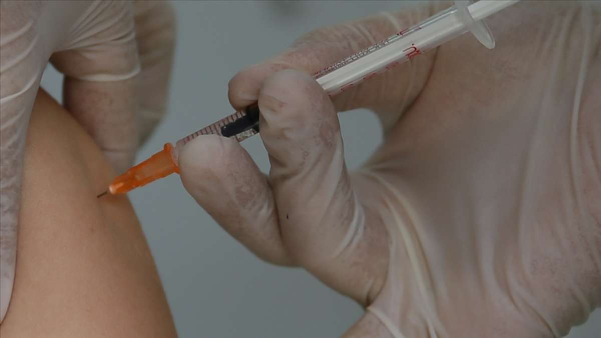 Dünya genelinde 3 milyar 40 milyon dozdan fazla Kovid-19 aşısı yapıldı