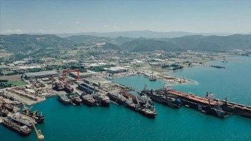 Dünyanın en büyük yüzen fabrika balıkçı gemisi Türkiye'de üretildi