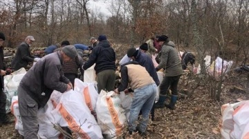 Edirne'de orman köylüleri deprem bölgelerine yakacak odun gönderdi