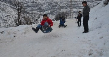 Eğitime kar engeli! Birçok ilde okullar tatil edildi | İşte okulların tatil olduğu iller