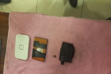 Ehliyet sınavında 'kopya' d&uuml;zeneğiyle yakalandı