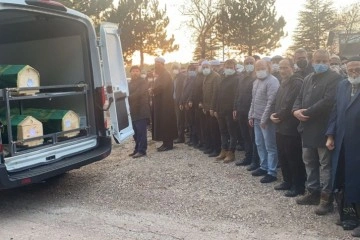 Ekinci ailesi üyelerinin cenazeleri Eskişehir'de defnedildi
